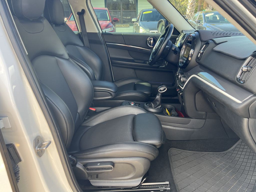 2018 MINI Cooper Image 10
