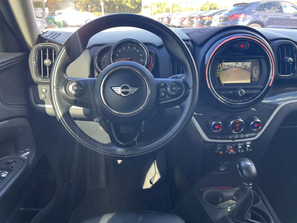 2018 MINI Cooper Image 13