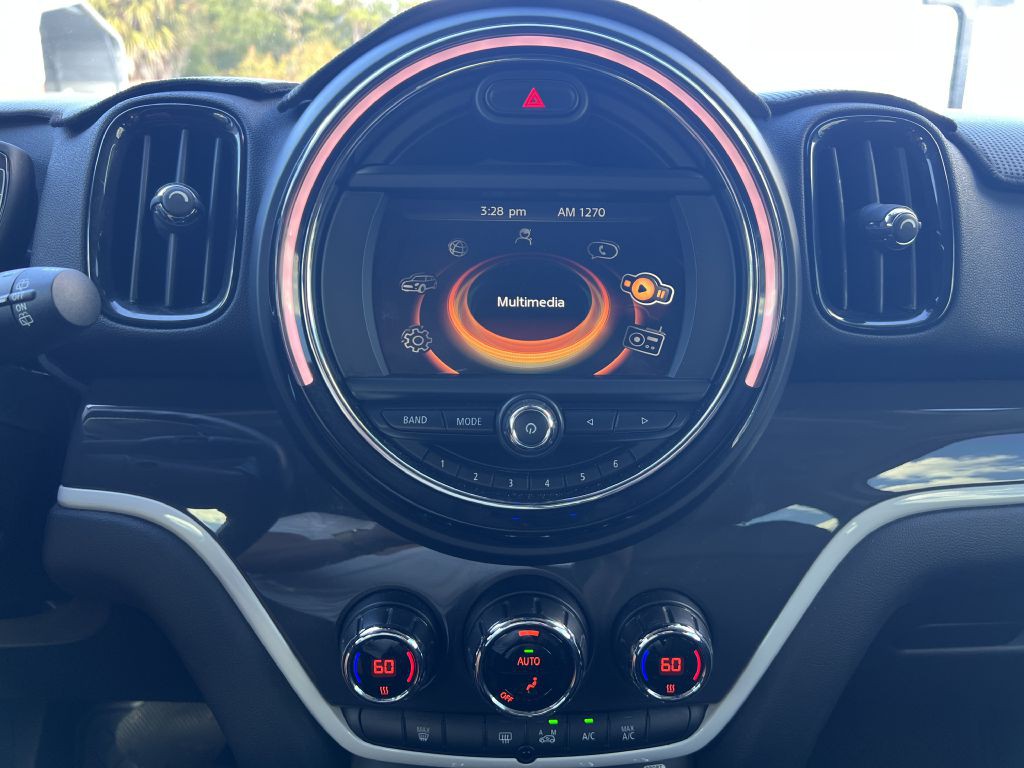2018 MINI Cooper Image 16