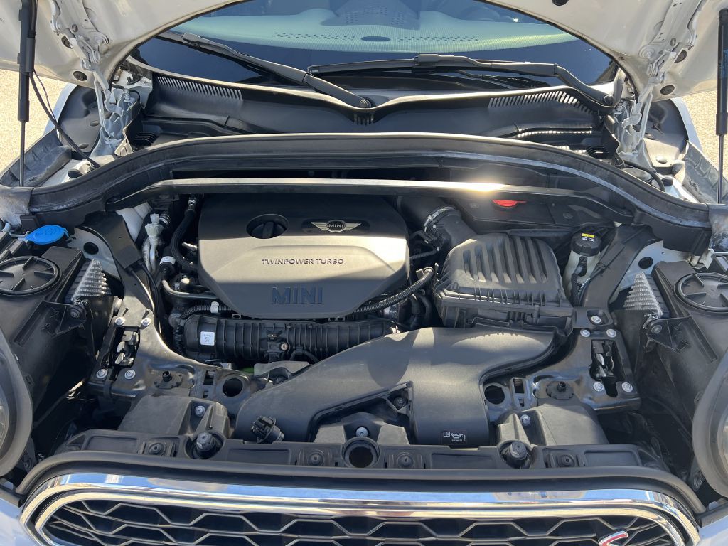 2018 MINI Cooper Image 17
