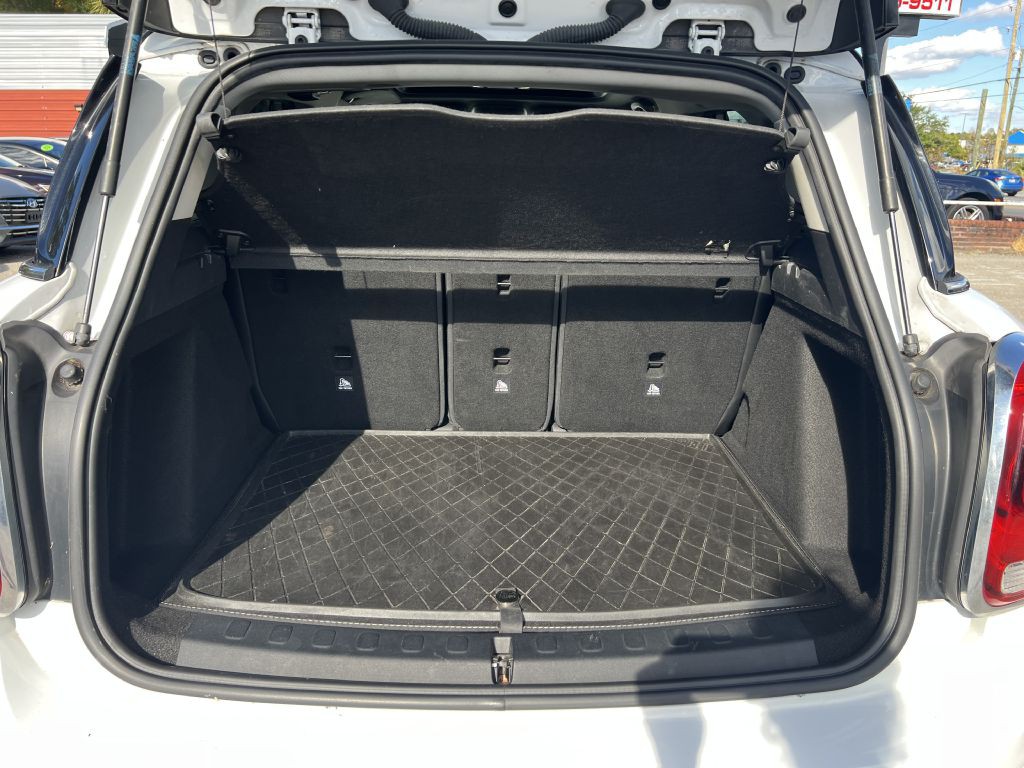 2018 MINI Cooper Image 18