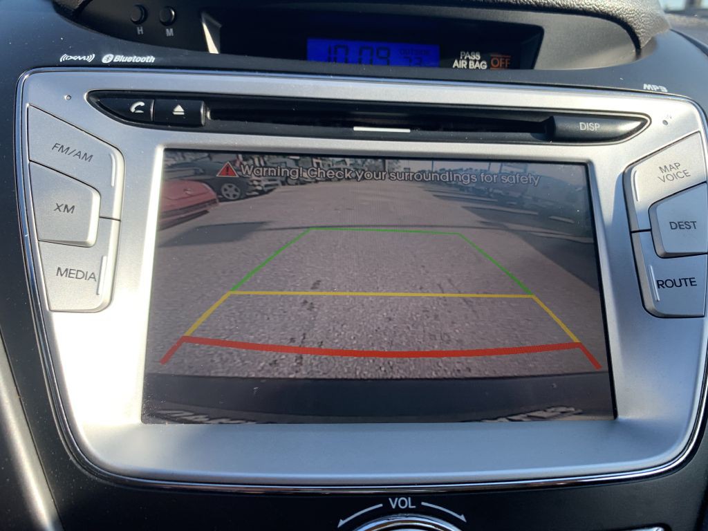 2012 Hyundai Elantra Image 16