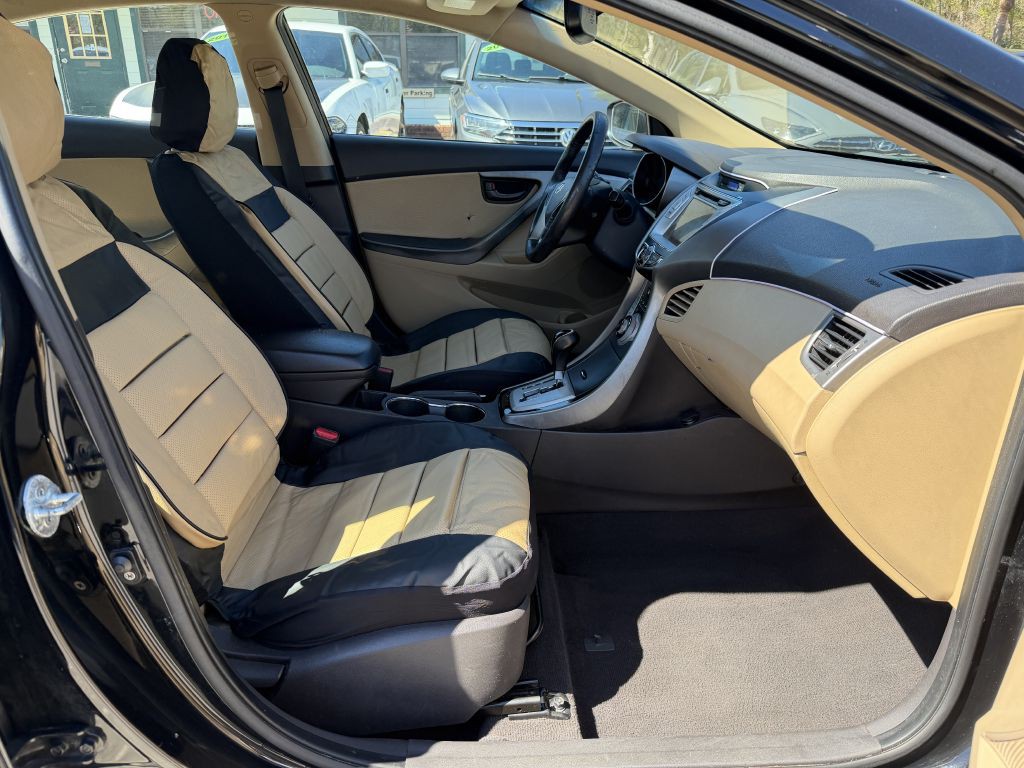 2012 Hyundai Elantra Image 10