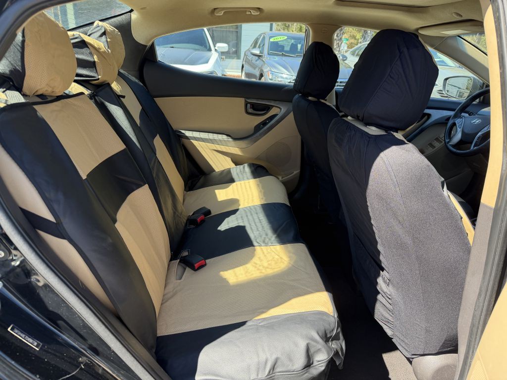 2012 Hyundai Elantra Image 11