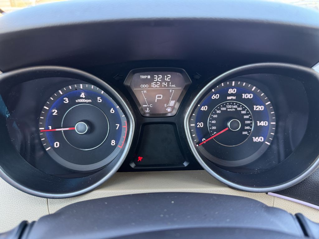 2012 Hyundai Elantra Image 14