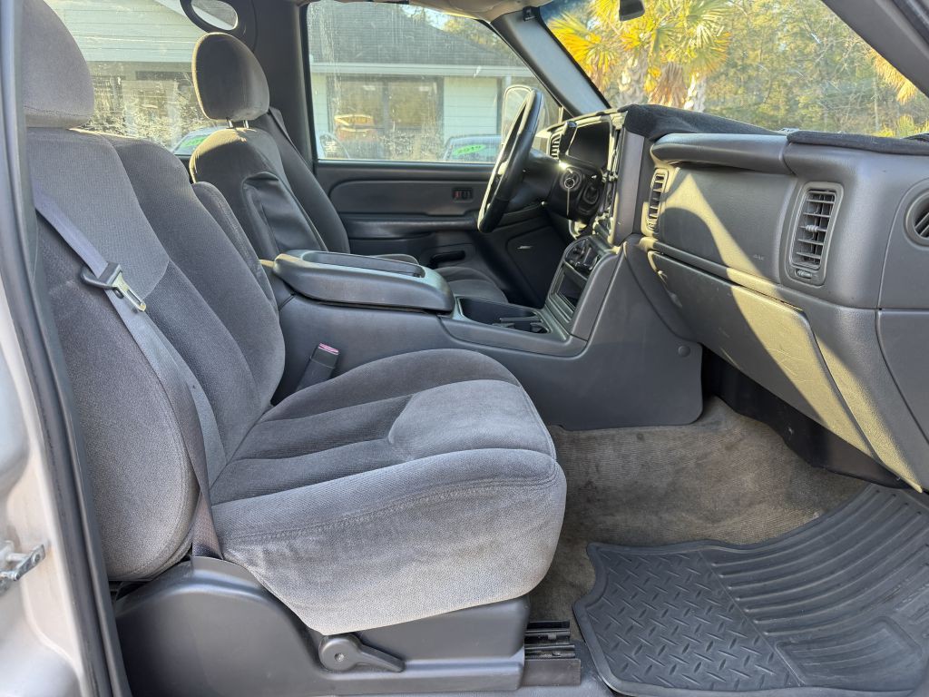 2004 GMC Sierra Image 10