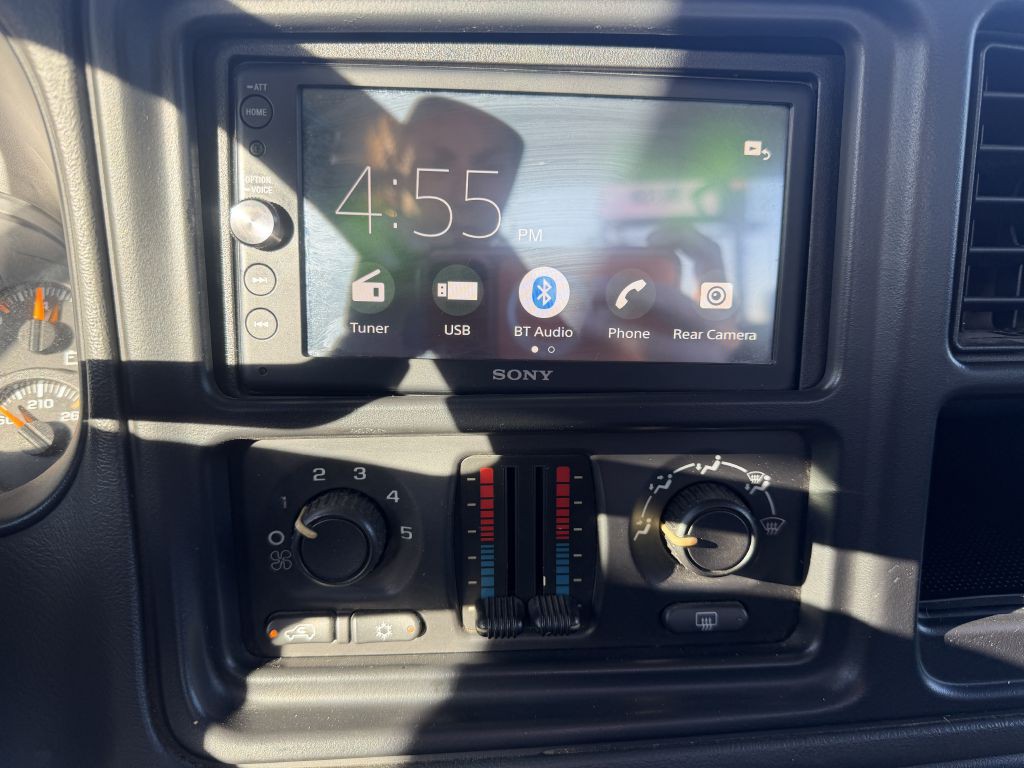 2004 GMC Sierra Image 15