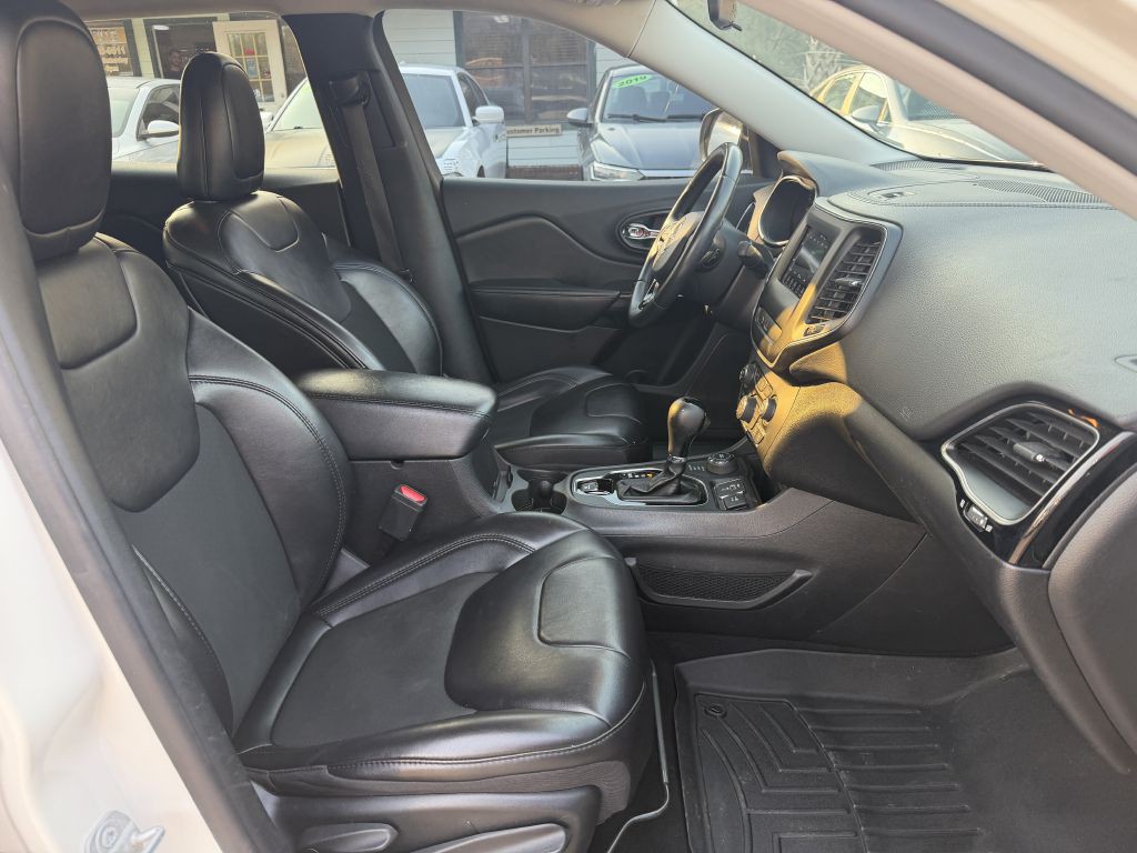 2019 Jeep Cherokee Image 9