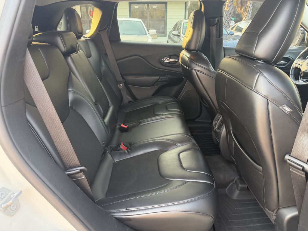 2019 Jeep Cherokee Image 10