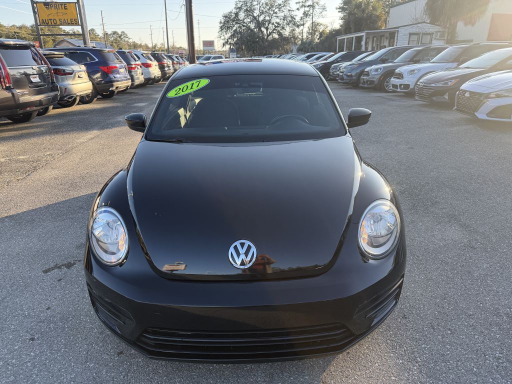 2017 Volkswagen Beetle Image 2