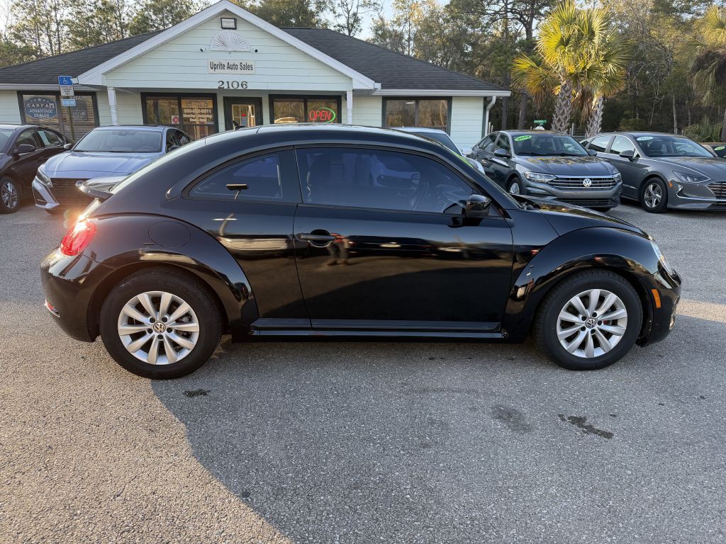 2017 Volkswagen Beetle Image 4