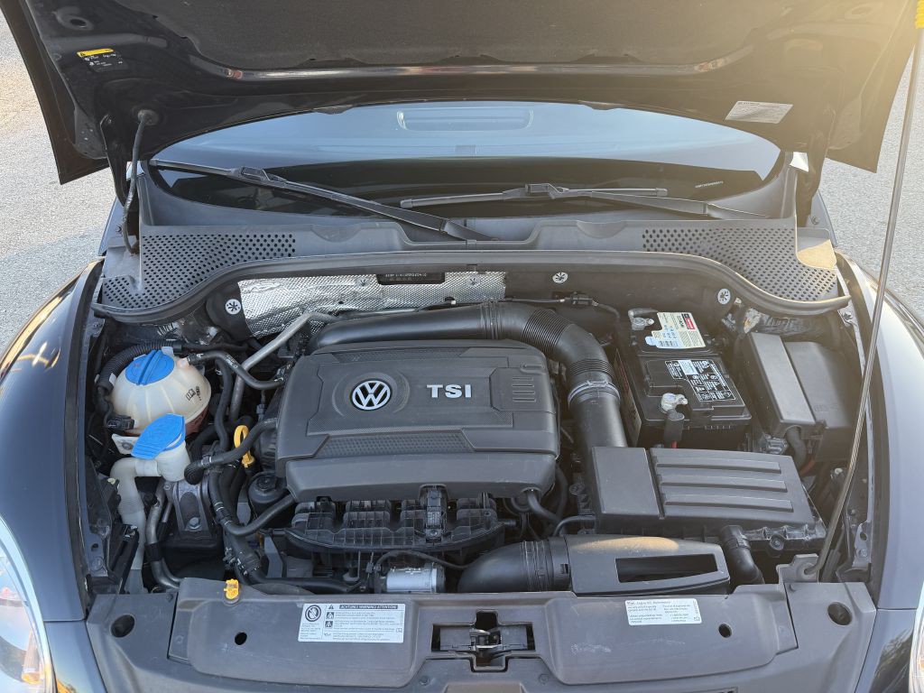 2017 Volkswagen Beetle Image 16