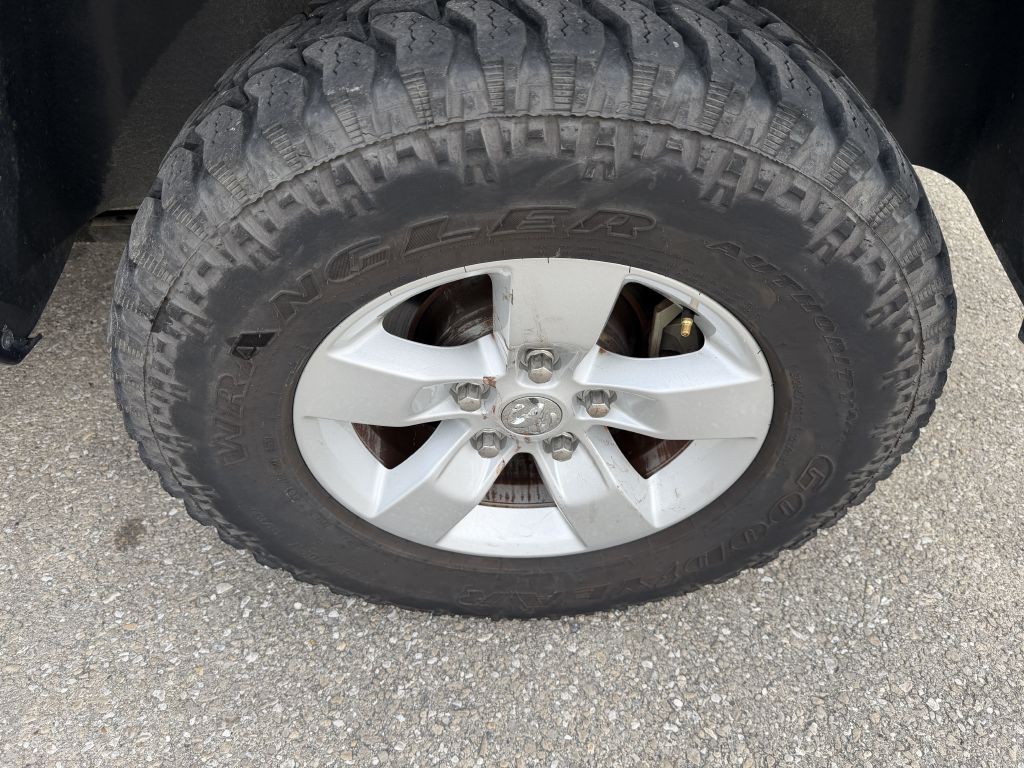 2013 RAM 1500 Image 17