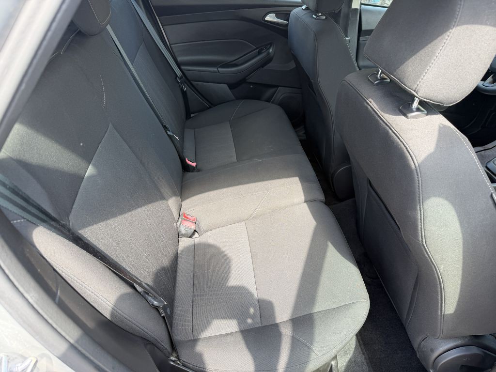2017 Ford Focus Image 11