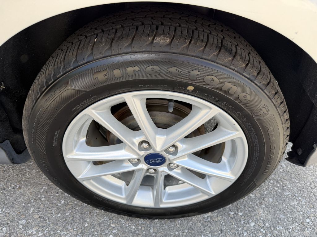 2017 Ford Focus Image 19