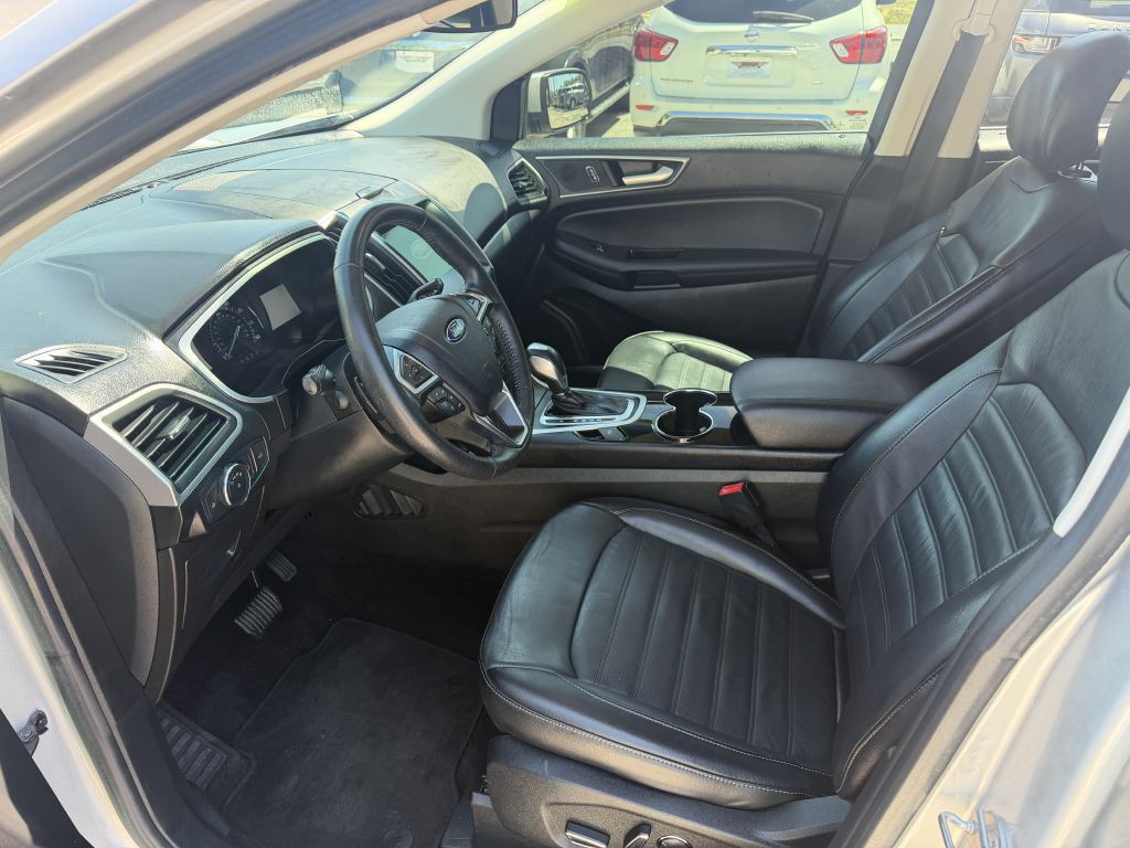 2017 Ford Edge Image 9