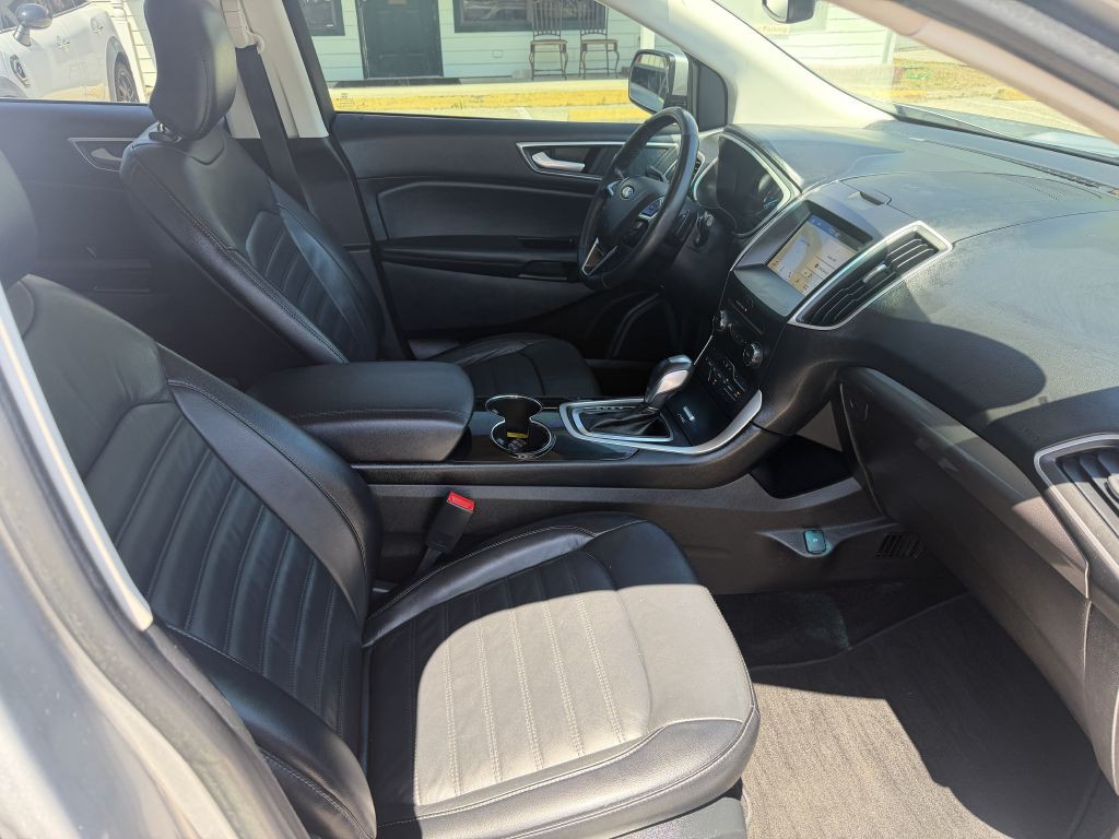2017 Ford Edge Image 10