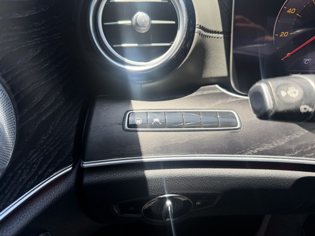 2019 Mercedes-Benz E-Class Image 17