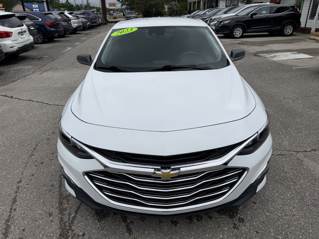 2023 Chevrolet Malibu Image 2