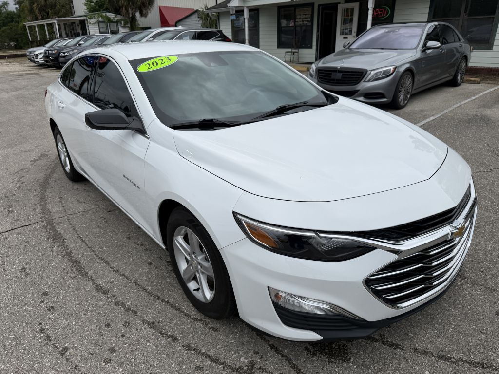 2023 Chevrolet Malibu Image 3