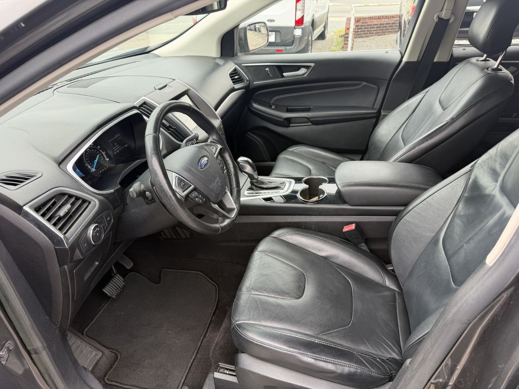 2016 Ford Edge Image 9