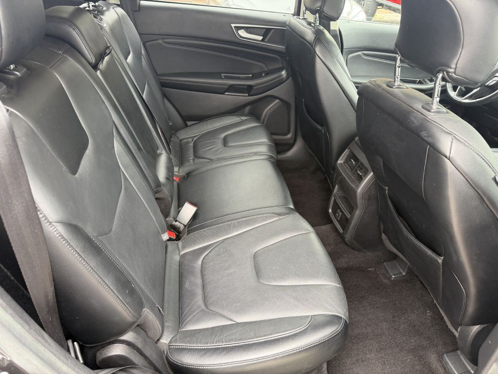 2016 Ford Edge Image 11
