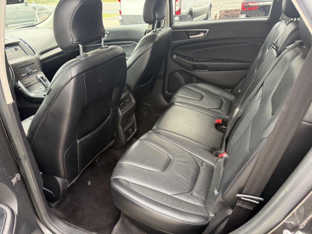 2016 Ford Edge Image 12