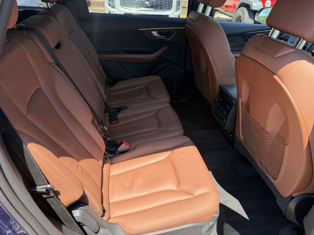 2020 Audi Q7 Image 11