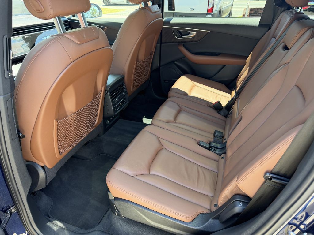 2020 Audi Q7 Image 13