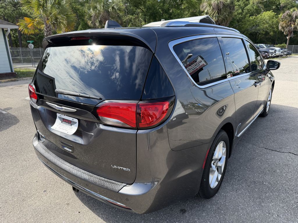 2020 Chrysler Pacifica Image 5