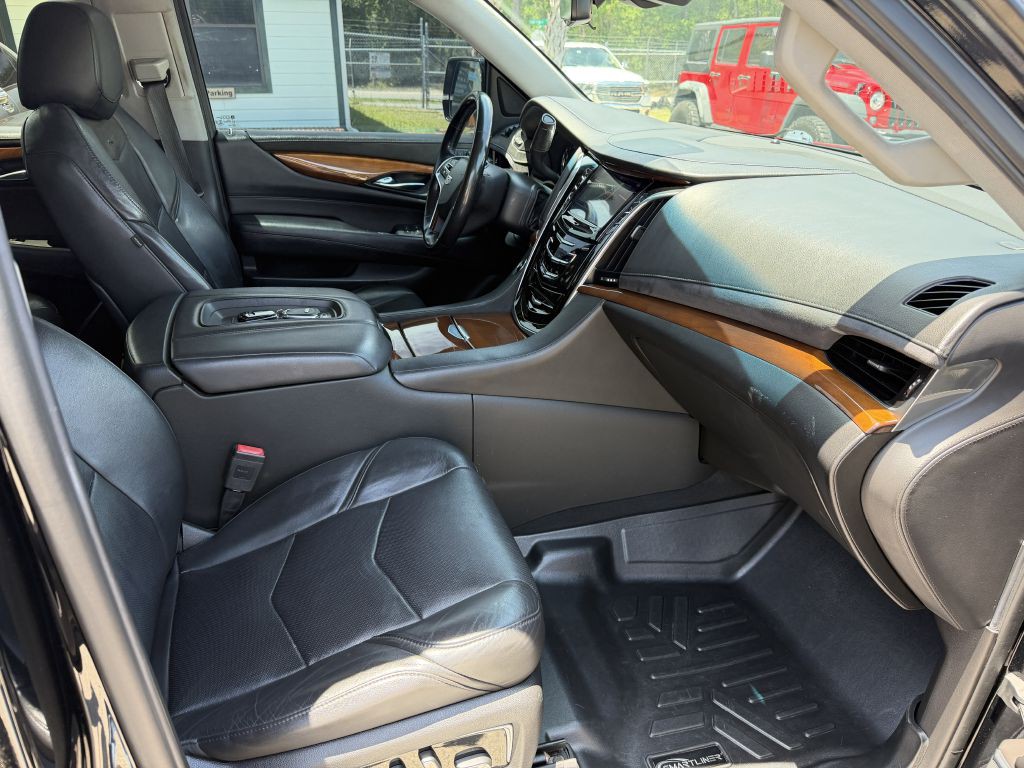 2019 Cadillac Escalade Image 10