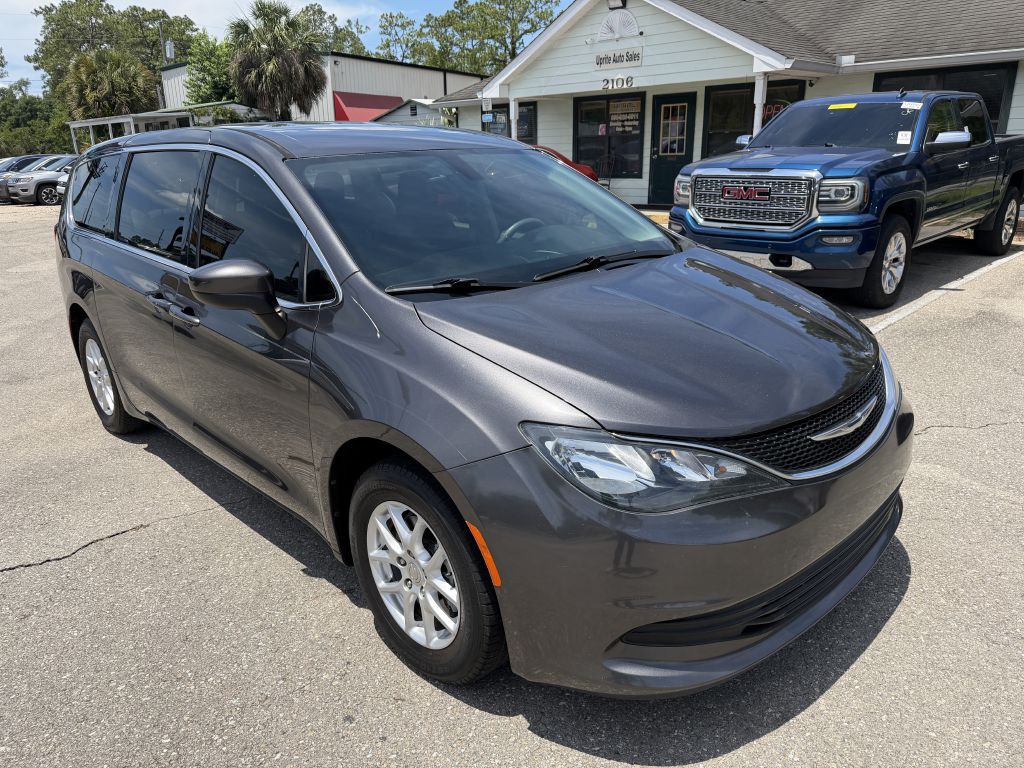 2017 Chrysler Pacifica Image 3