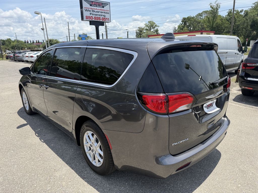 2017 Chrysler Pacifica Image 7