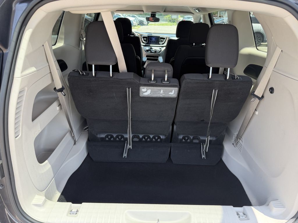 2017 Chrysler Pacifica Image 19