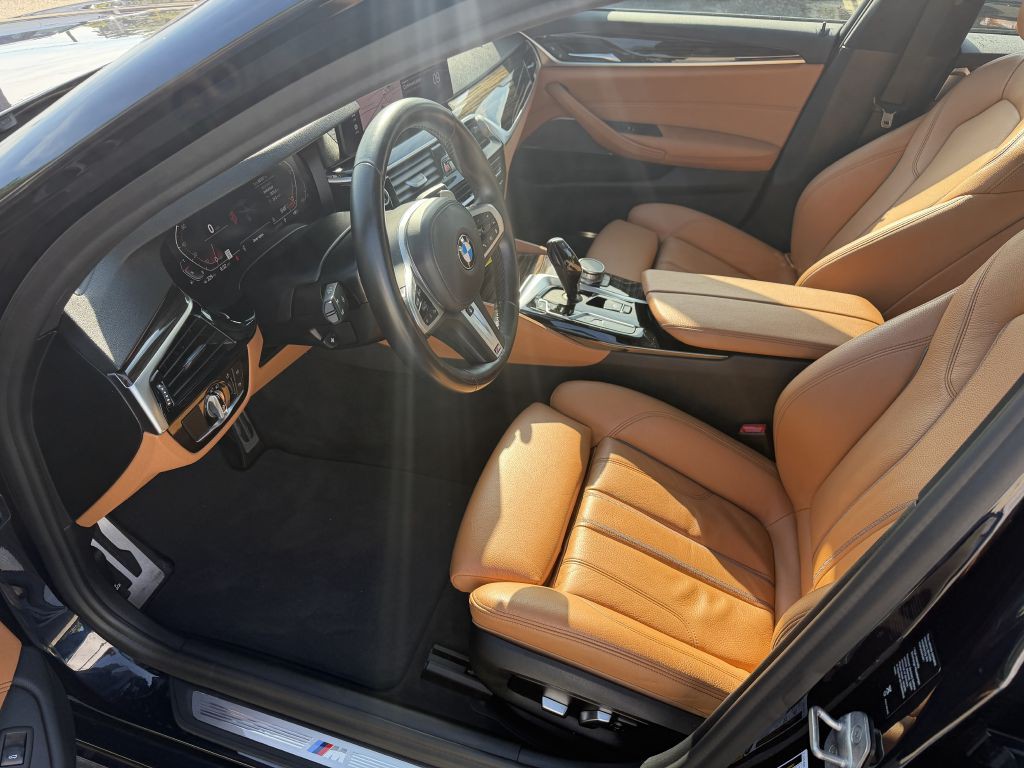 2021 BMW 5 Series Image 9