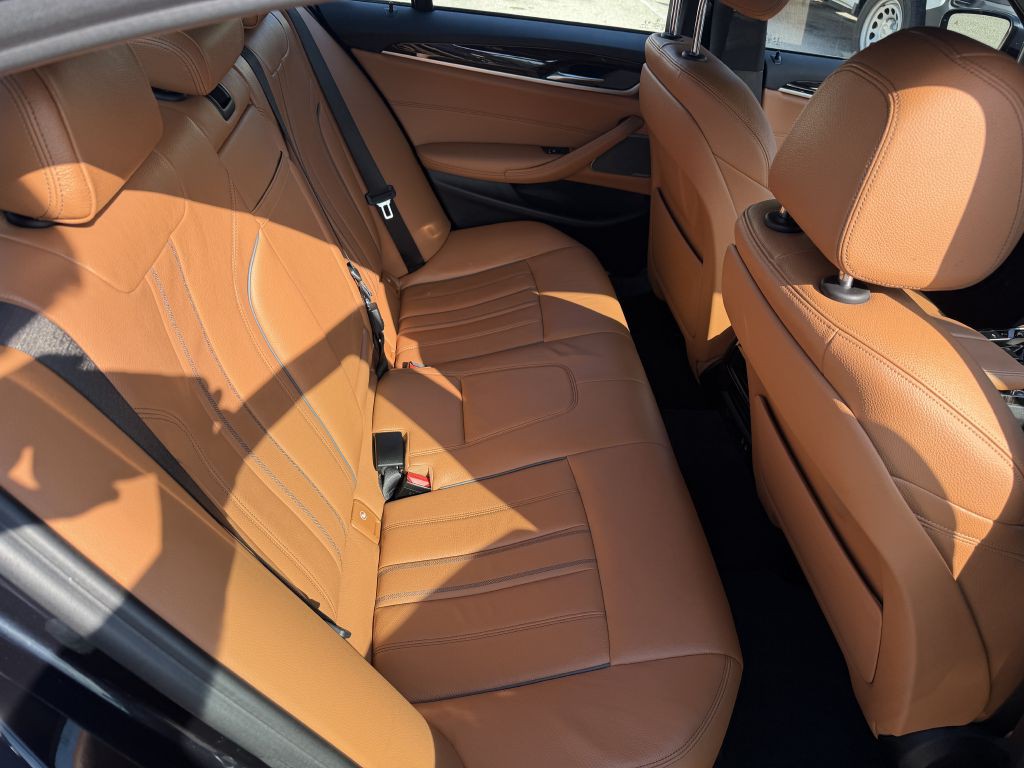 2021 BMW 5 Series Image 11