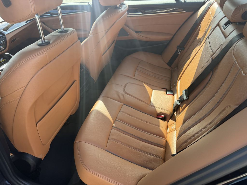 2021 BMW 5 Series Image 12