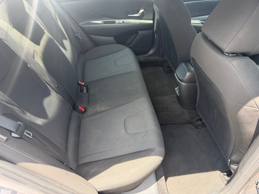 2024 Hyundai Elantra Image 11