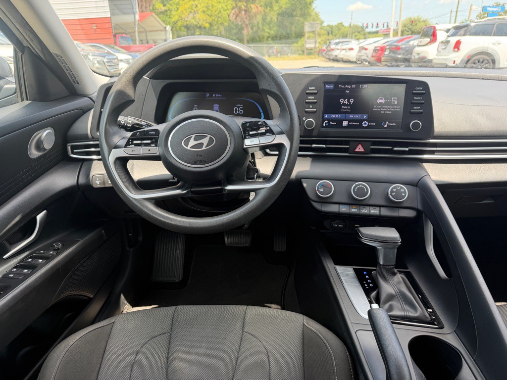 2024 Hyundai Elantra Image 13