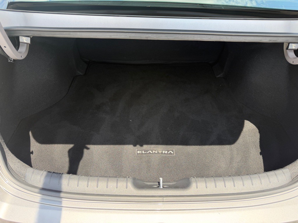 2024 Hyundai Elantra Image 18