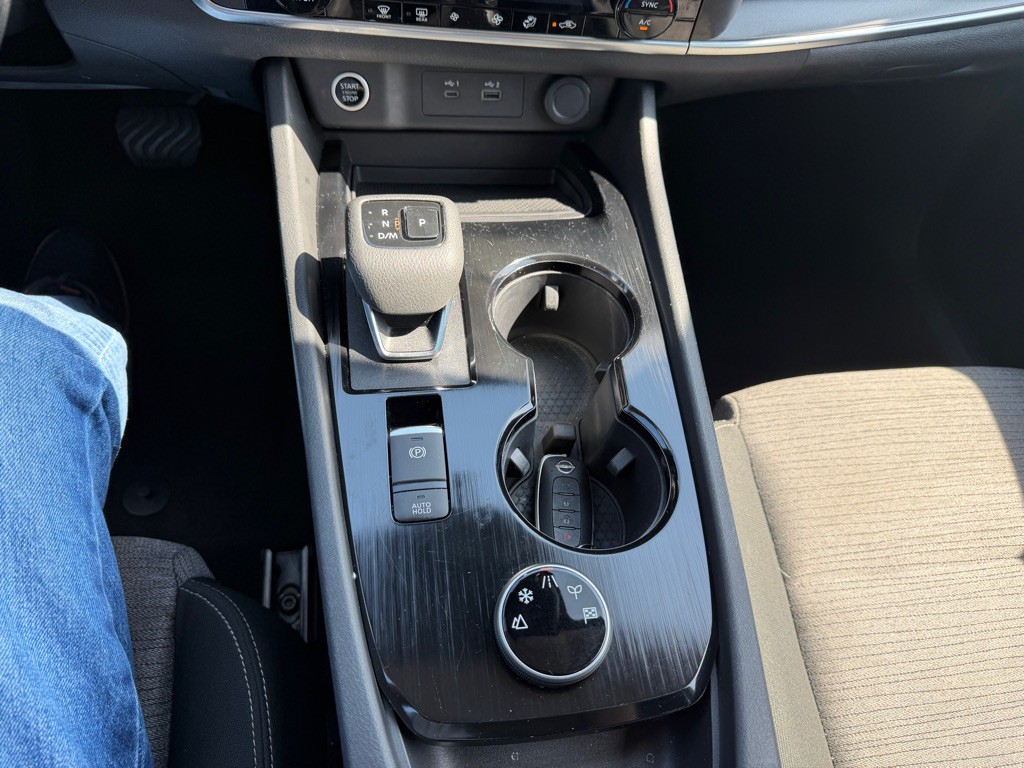 2023 Nissan Rogue Image 16
