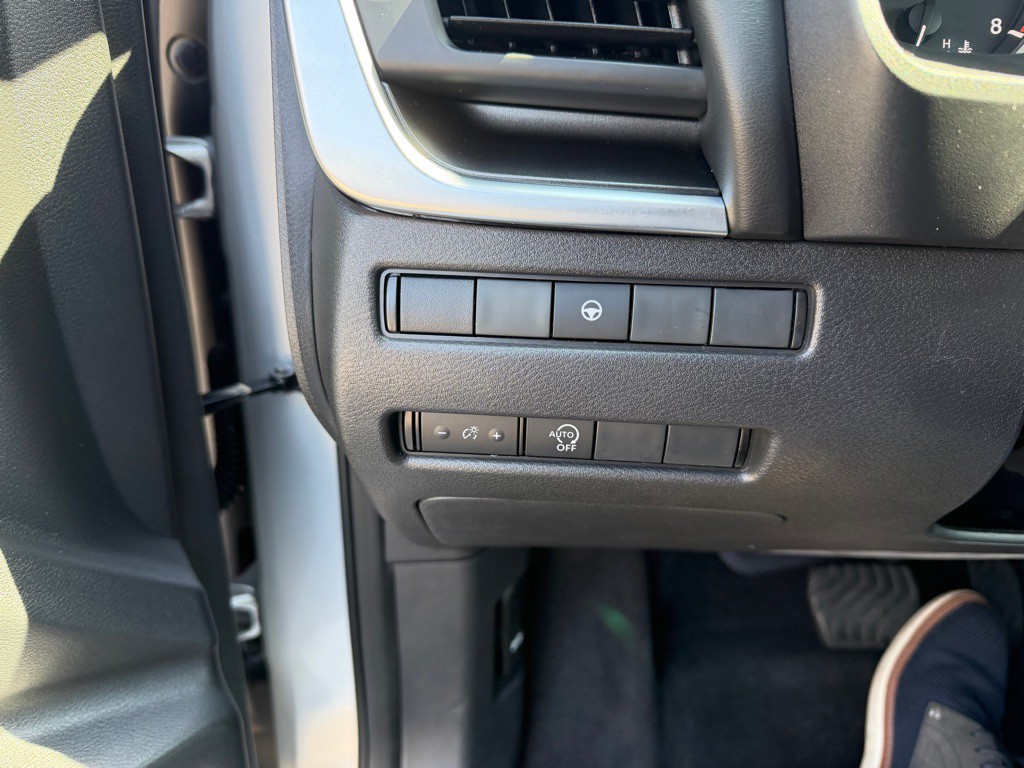 2023 Nissan Rogue Image 18