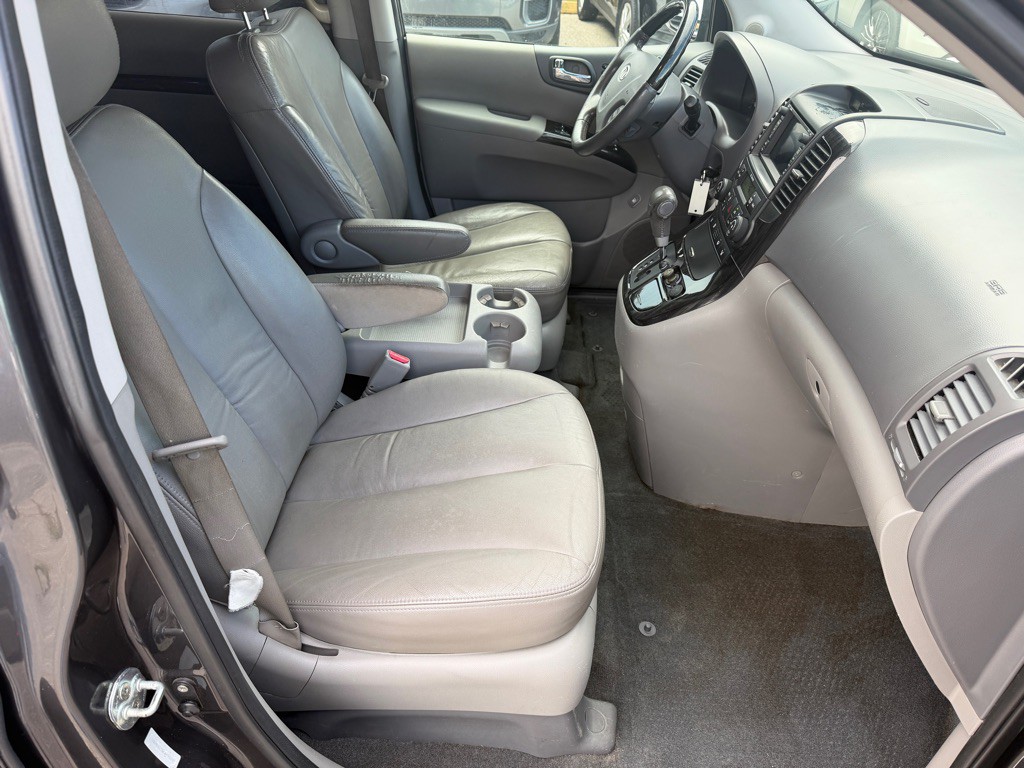 2012 Kia Sedona Image 10