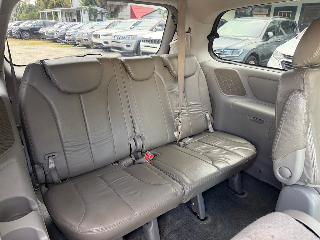 2012 Kia Sedona Image 12