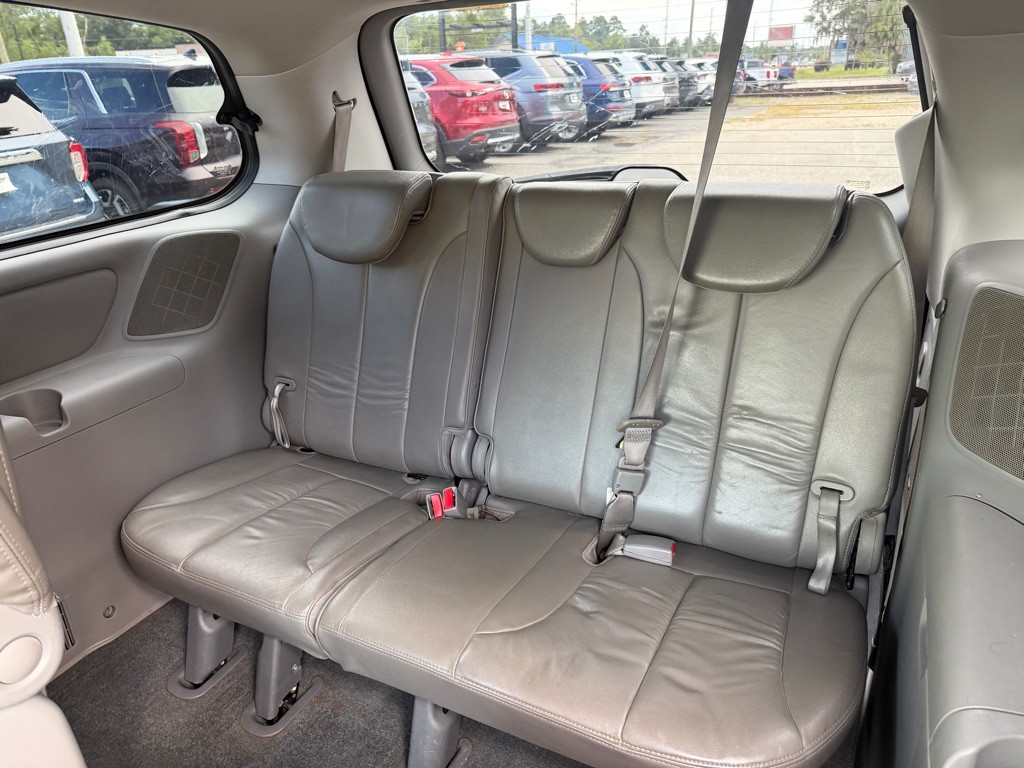 2012 Kia Sedona Image 14