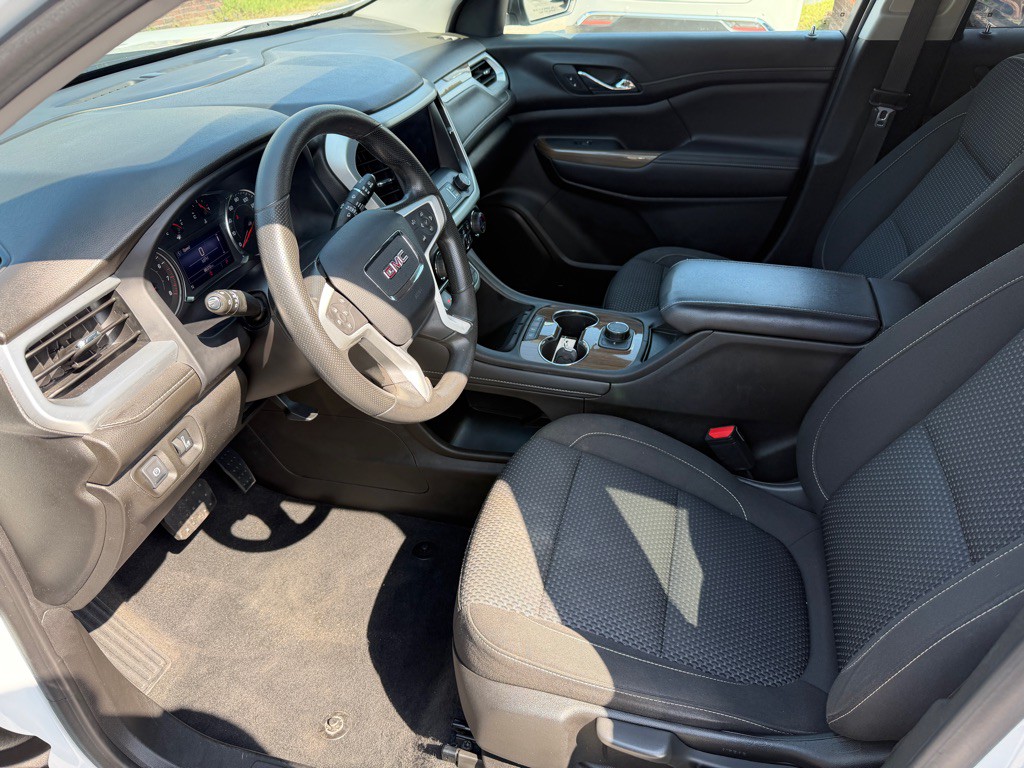 2023 GMC Acadia Image 9