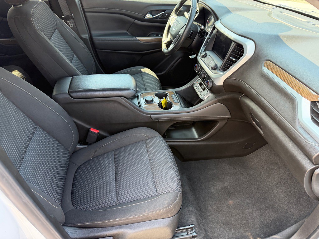 2023 GMC Acadia Image 10