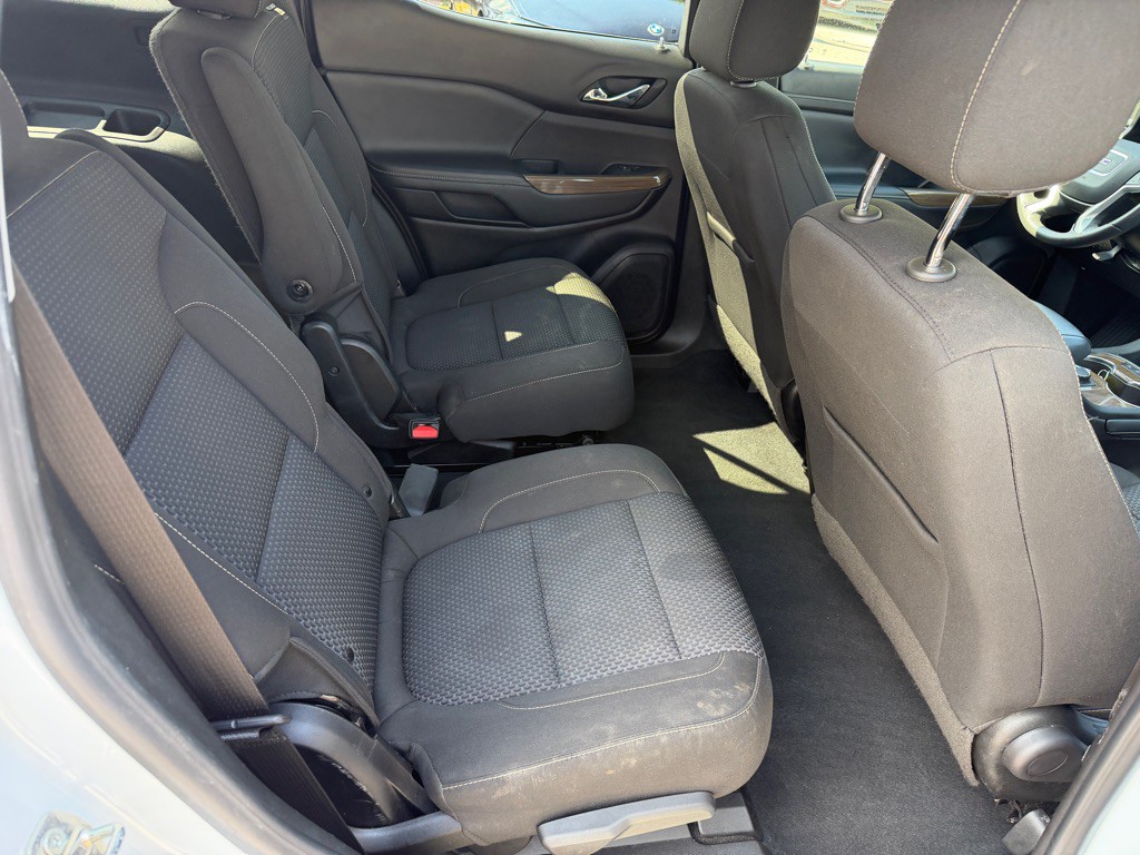 2023 GMC Acadia Image 11