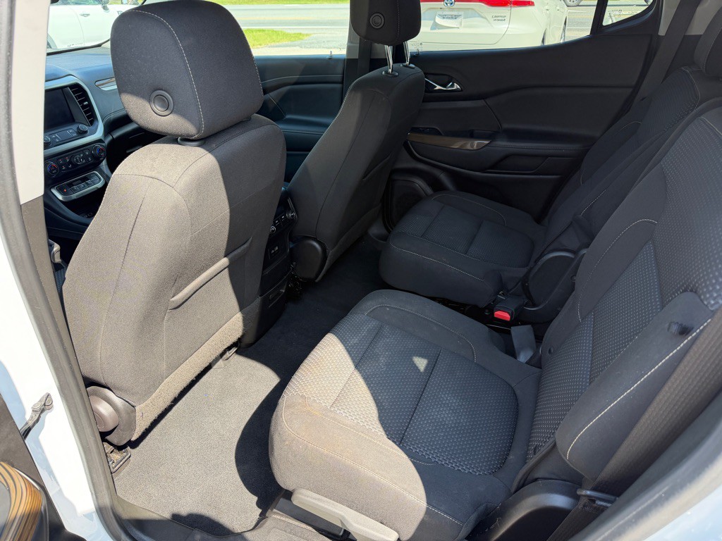 2023 GMC Acadia Image 13