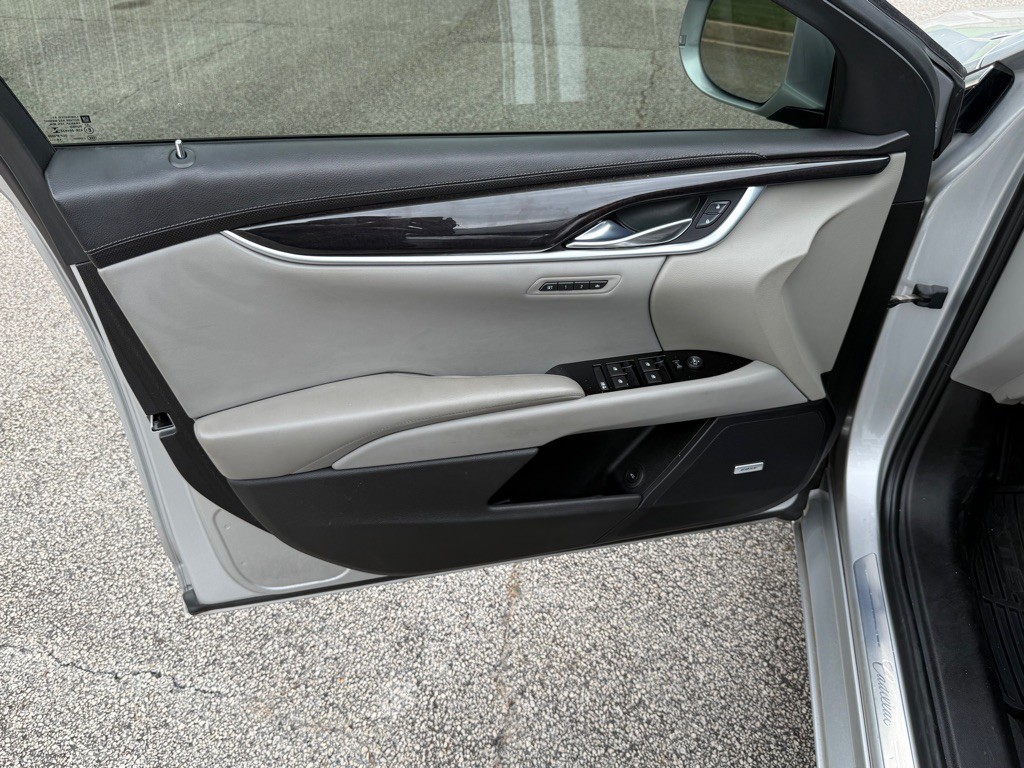 2016 Cadillac XTS Image 8